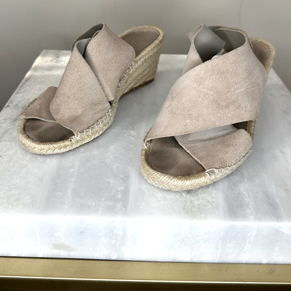 Beige Espadrille Wedge Women’s size 7 Velcro Closure Leather Made in Spain EUC